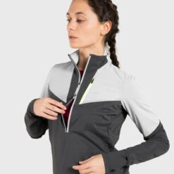 MAILLOT DE TRAIL RUNNING MANCHES LONGUES SOFTSHELL FEMME GRIS -Aventure Soldes maillot de trail running manches longues softshell femme gris 2
