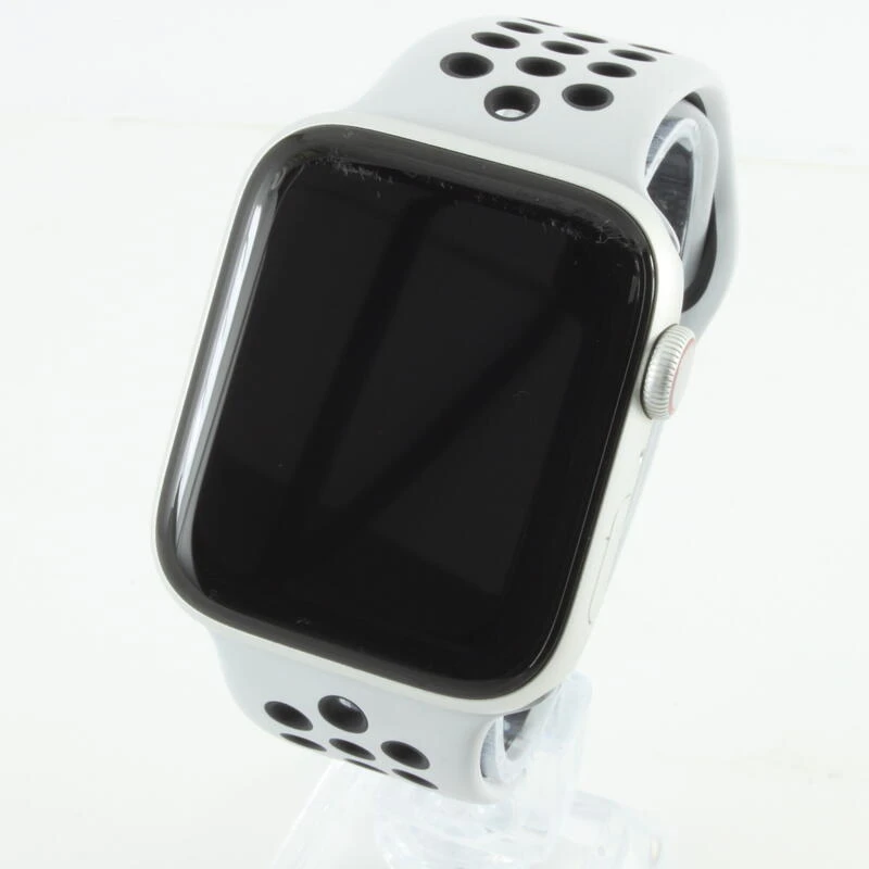 Reconditionné - Apple Watch S6 44mm Nike GPS+Cell Argent/Noir - état Correct 3 Reconditionné - Apple Watch S6 44mm Nike GPS+Cell Argent/Noir - état Correct – Image 2