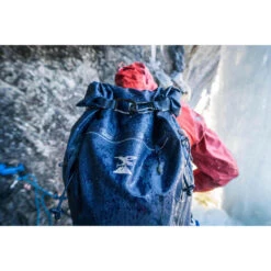 Simond Sac à Dos D'alpinisme Imperméable 30 LITRES - ICE 30 BLEU 17 Simond Sac à Dos D'alpinisme Imperméable 30 LITRES - ICE 30 BLEU -Aventure Soldes sac a dos dalpinisme impermeable 30 litres ice 30 bleu 5