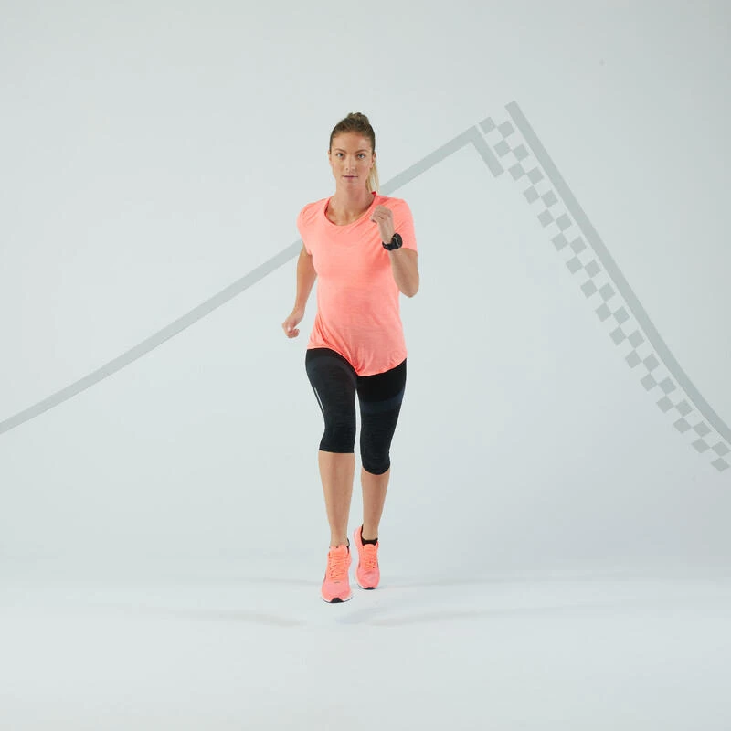 T-shirt Running Sans Couture Femme - KIPRUN Run 500 Confort Corail 6 T-shirt Running Sans Couture Femme - KIPRUN Run 500 Confort Corail – Image 4