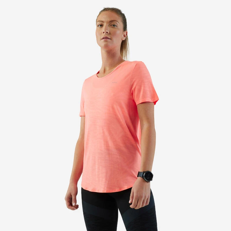 T-shirt Running Sans Couture Femme - KIPRUN Run 500 Confort Corail 3 T-shirt Running Sans Couture Femme - KIPRUN Run 500 Confort Corail